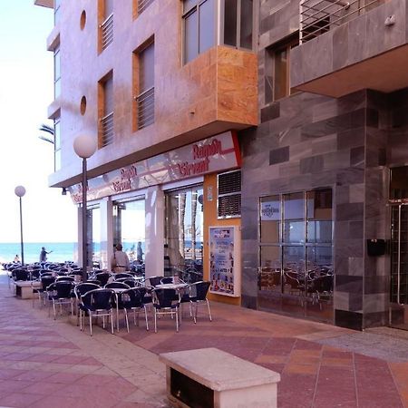 Edificio 1º Linea De Playa, En Paseo Maritimo De Torrevieja, Alicante, Costa Blanca Buitenkant foto