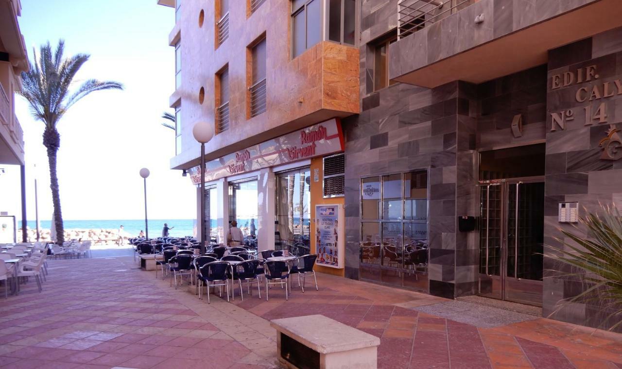 Edificio 1º Linea De Playa, En Paseo Maritimo De Torrevieja, Alicante, Costa Blanca Buitenkant foto