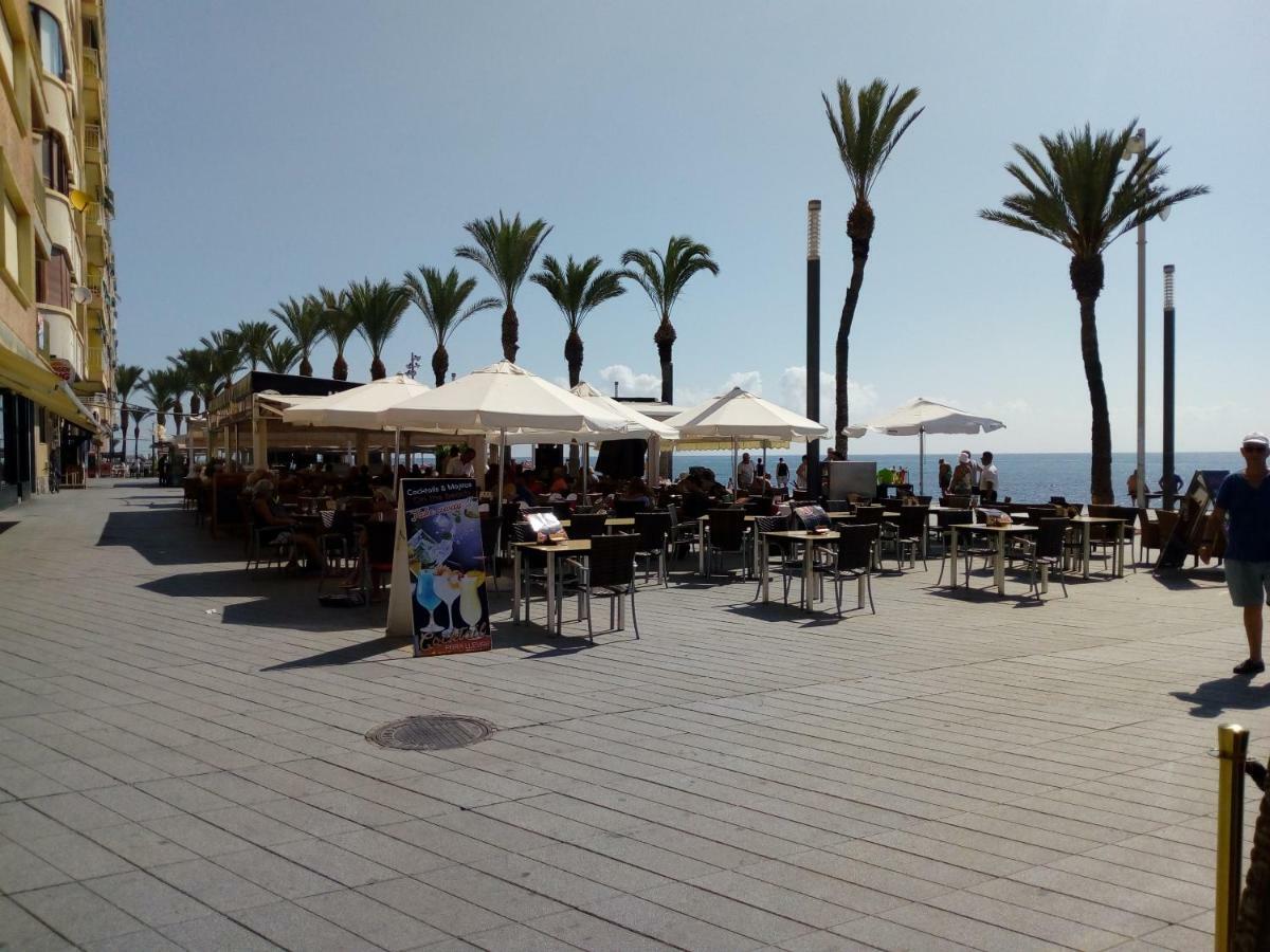Edificio 1º Linea De Playa, En Paseo Maritimo De Torrevieja, Alicante, Costa Blanca Buitenkant foto