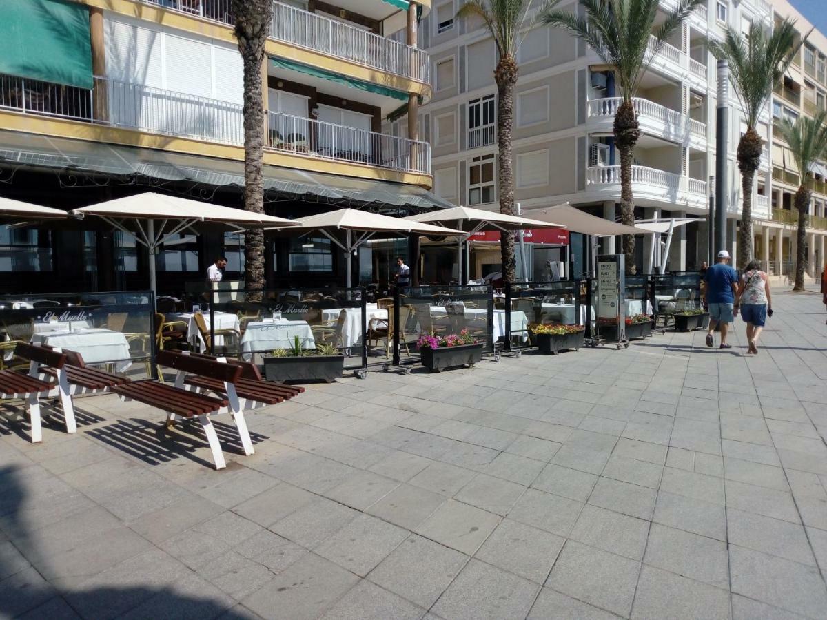 Edificio 1º Linea De Playa, En Paseo Maritimo De Torrevieja, Alicante, Costa Blanca Buitenkant foto