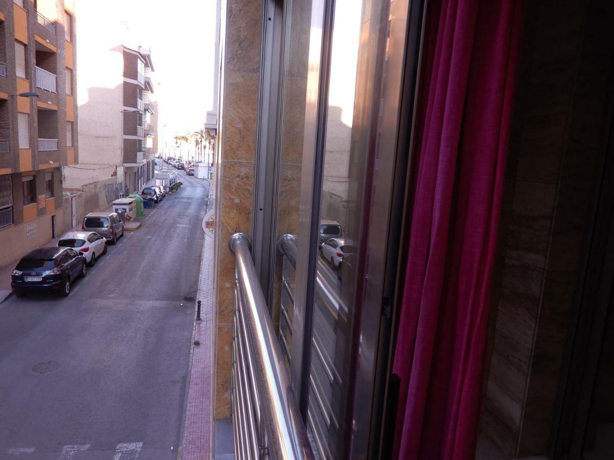 Edificio 1º Linea De Playa, En Paseo Maritimo De Torrevieja, Alicante, Costa Blanca Buitenkant foto