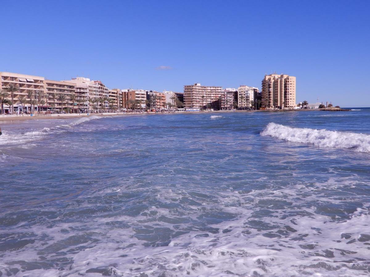 Edificio 1º Linea De Playa, En Paseo Maritimo De Torrevieja, Alicante, Costa Blanca Buitenkant foto