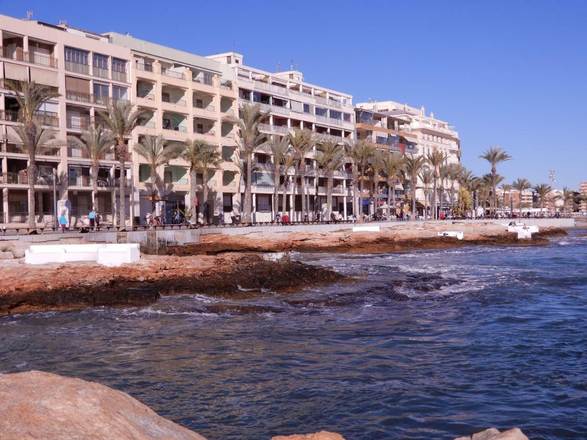 Edificio 1º Linea De Playa, En Paseo Maritimo De Torrevieja, Alicante, Costa Blanca Buitenkant foto